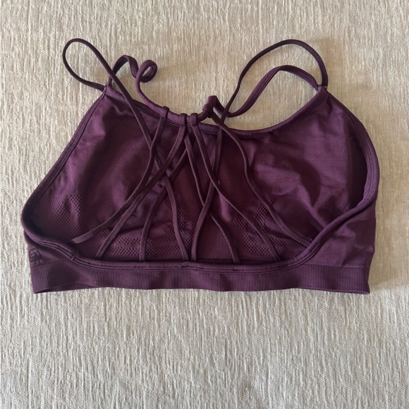 Fabletics Dash Seamless Sports Bra • Strappy Back • Medium • Purple Athletic - Picture 4 of 7